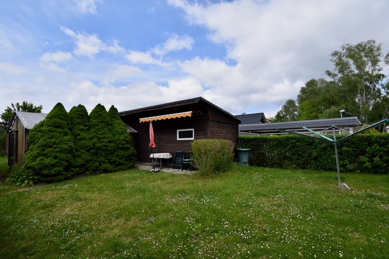 Garten mit Gartenhaus